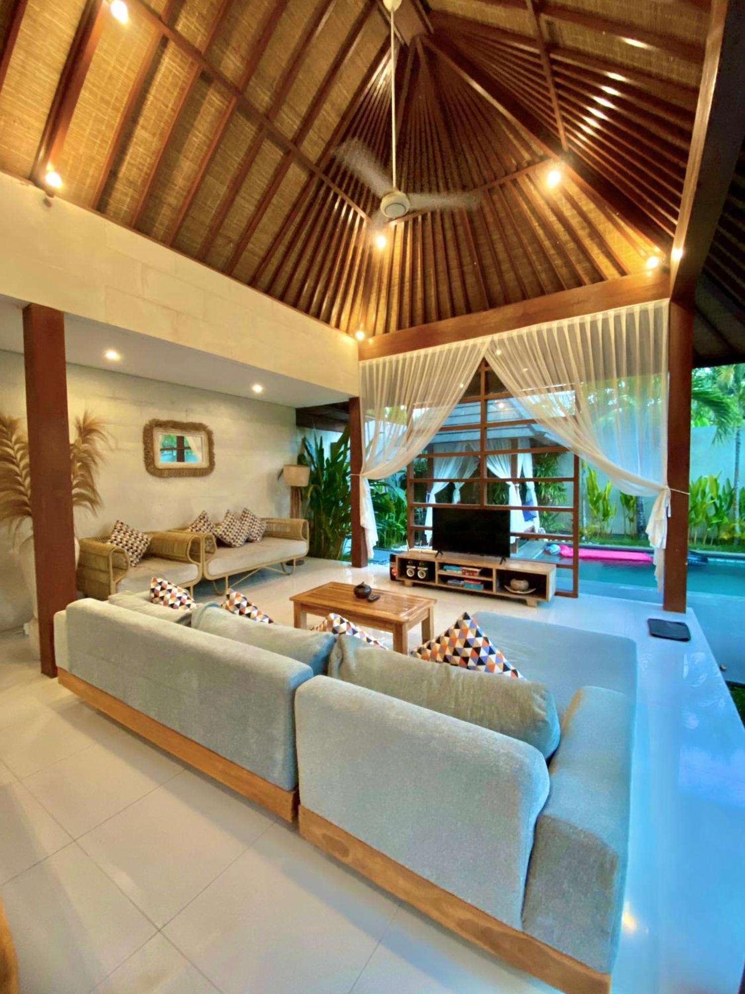 Nil Villa Seminyak Buitenkant foto