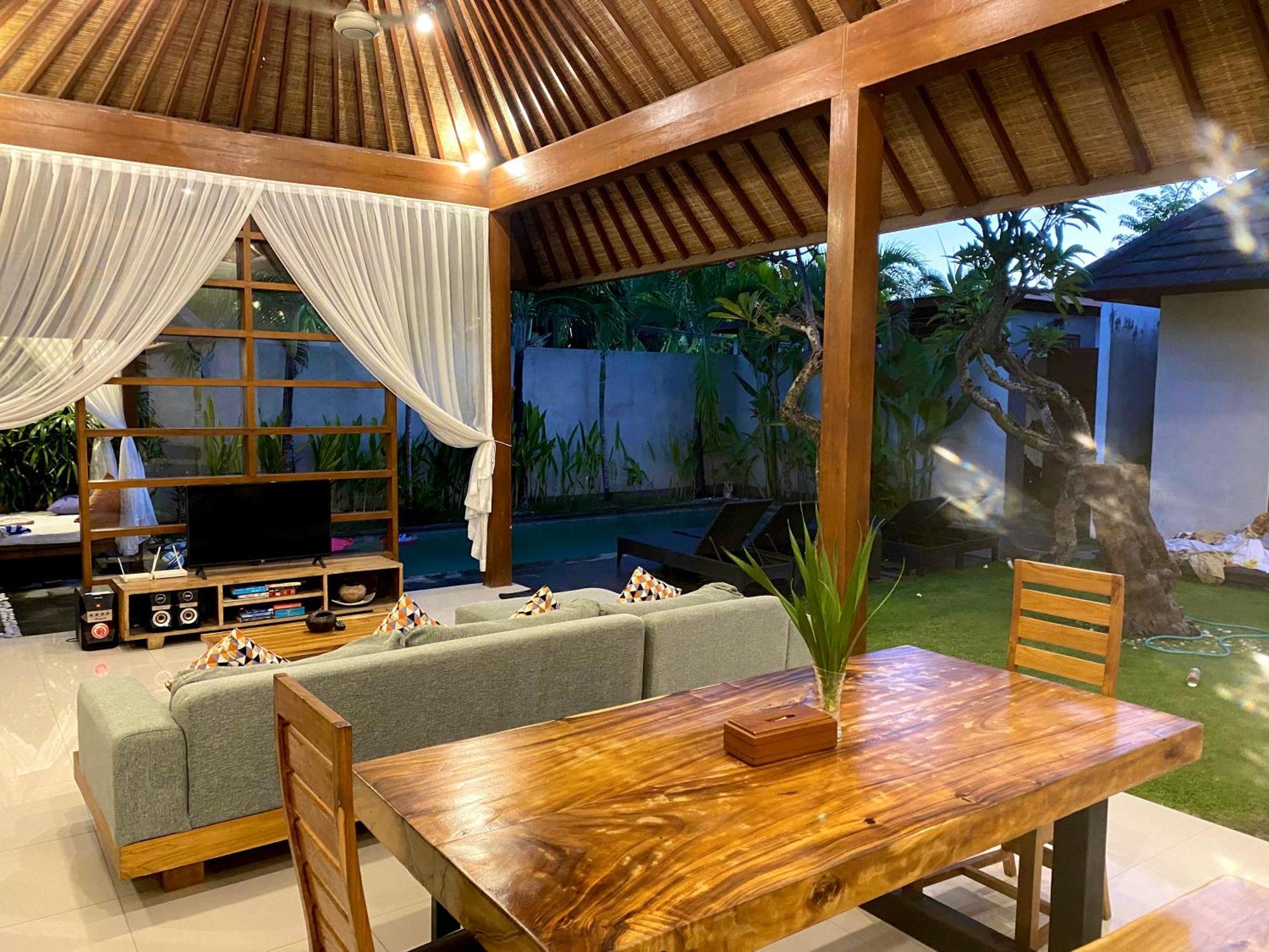 Nil Villa Seminyak Buitenkant foto