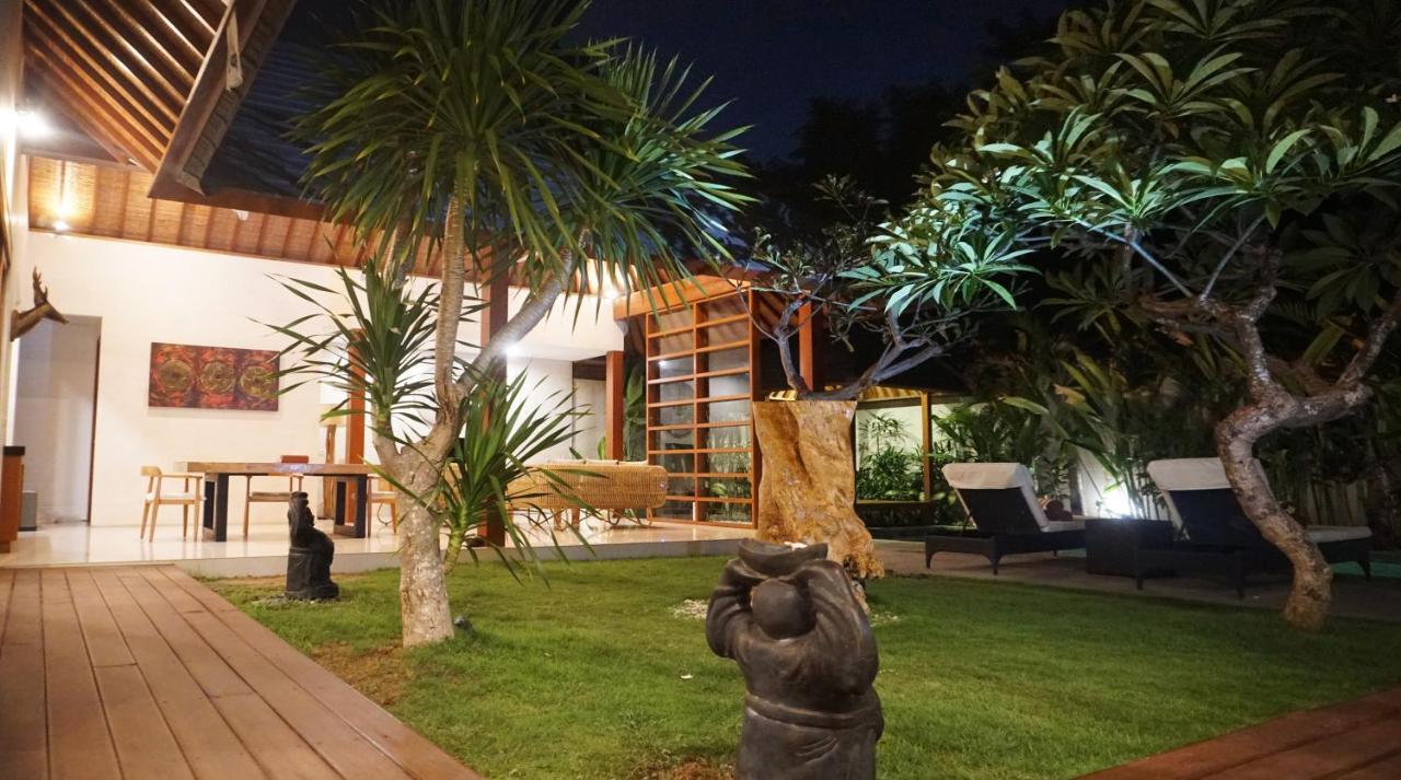 Nil Villa Seminyak Buitenkant foto